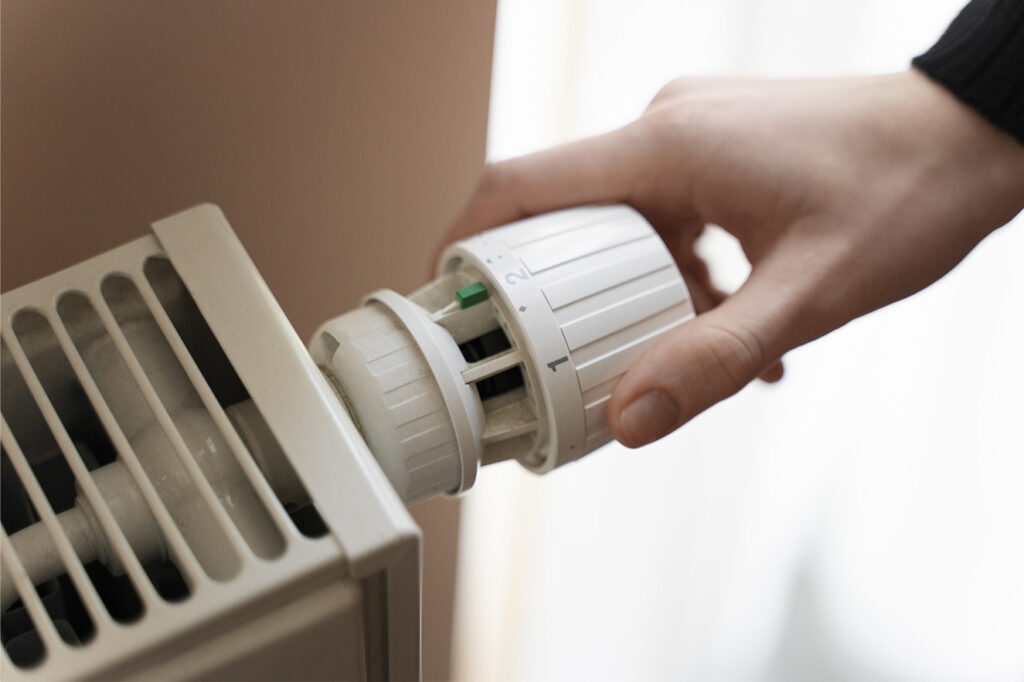 Radiateur électrique posé par un électricien